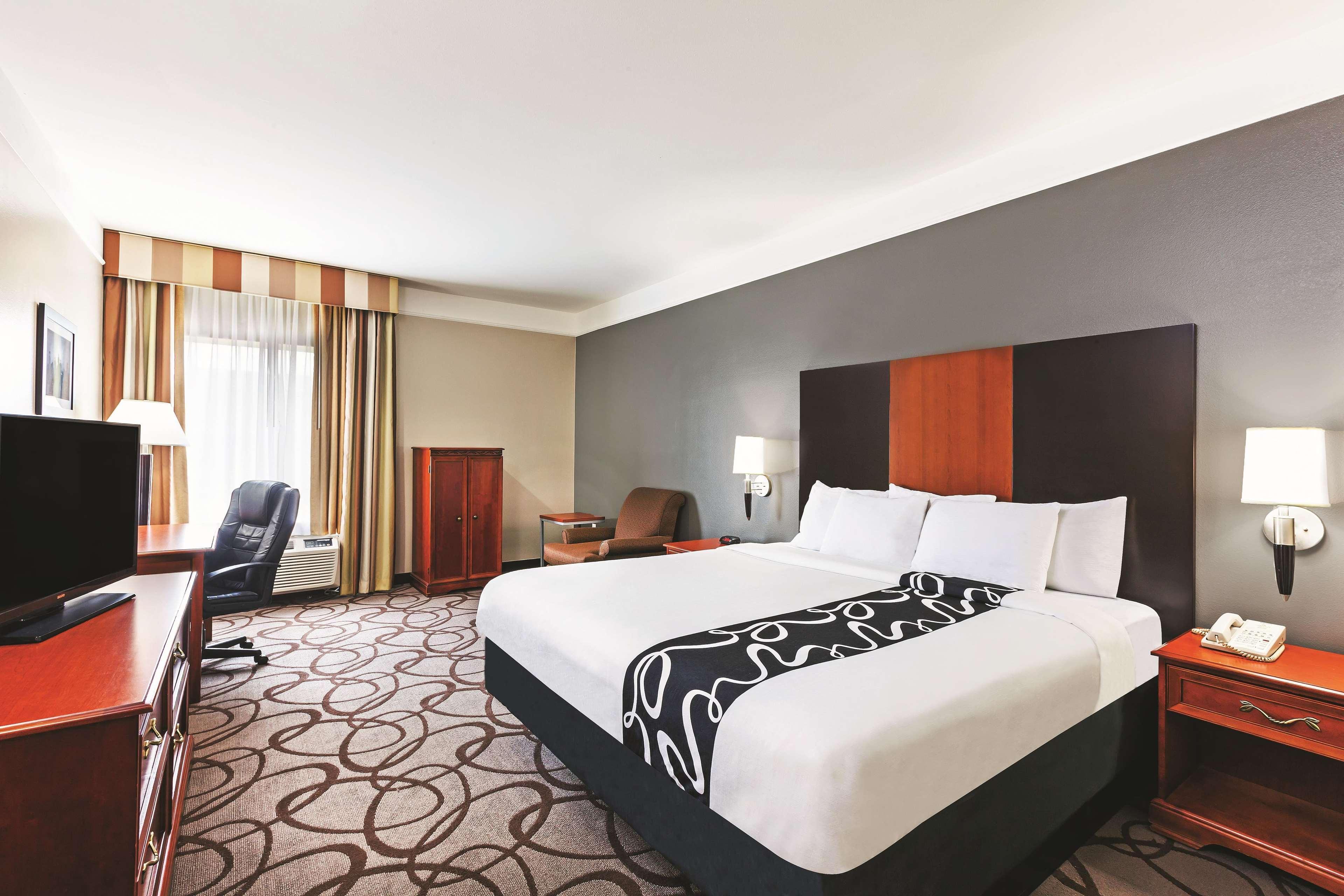 La Quinta By Wyndham Granbury Hotel Екстериор снимка