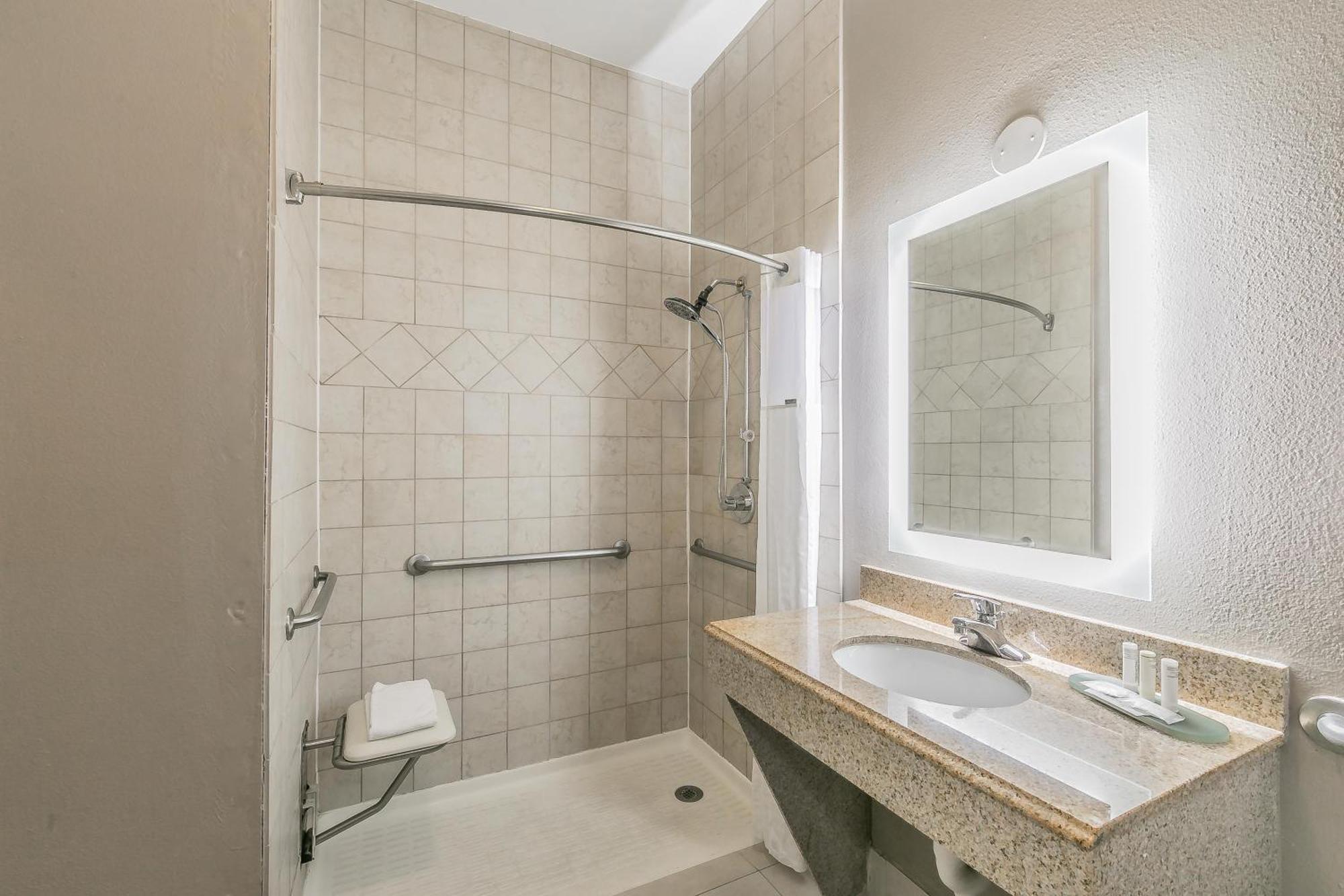 La Quinta By Wyndham Granbury Hotel Стая снимка