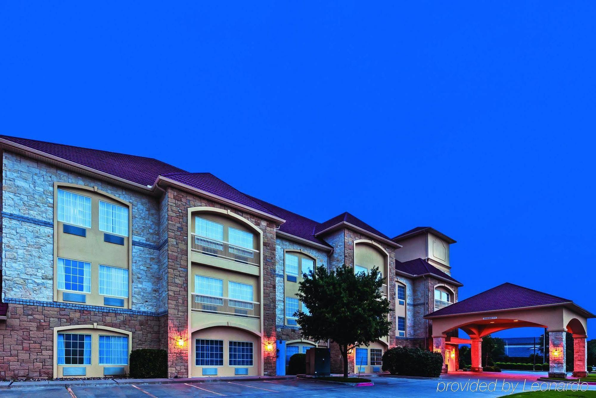 La Quinta By Wyndham Granbury Hotel Екстериор снимка