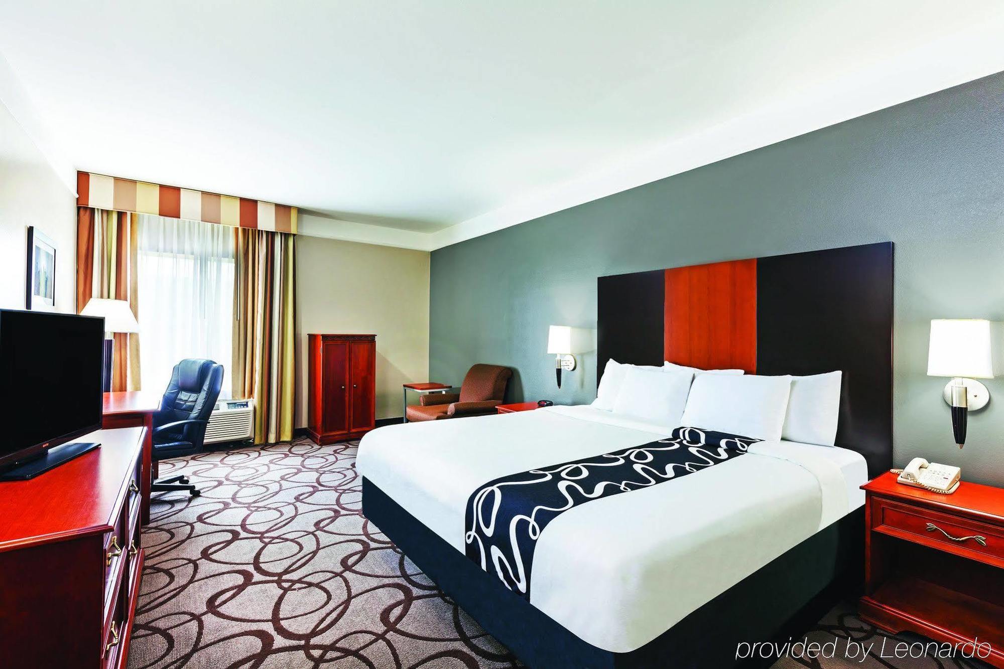 La Quinta By Wyndham Granbury Hotel Екстериор снимка
