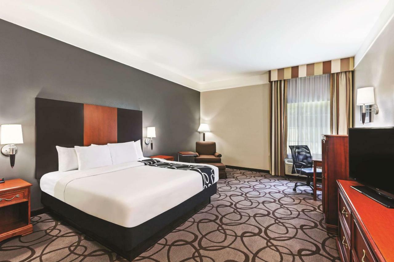 La Quinta By Wyndham Granbury Hotel Екстериор снимка
